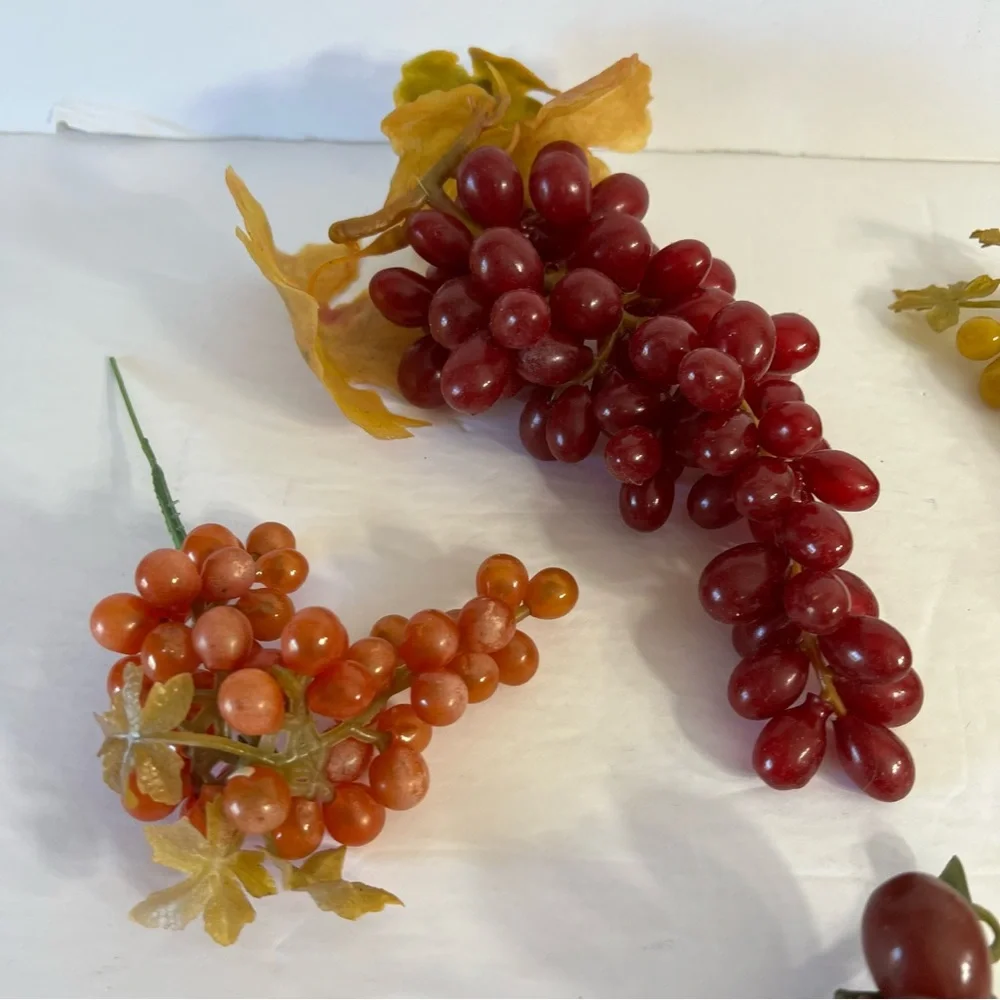 Vintage Plastic and Rubber Grape Bunches Fruit Bowls Decor Arts and Crafts